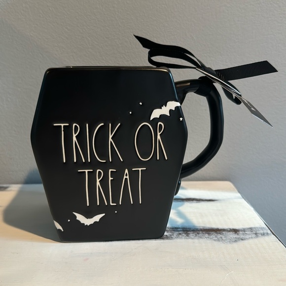NWT Halloween Rae Dunn coffin mug - Picture 1 of 6